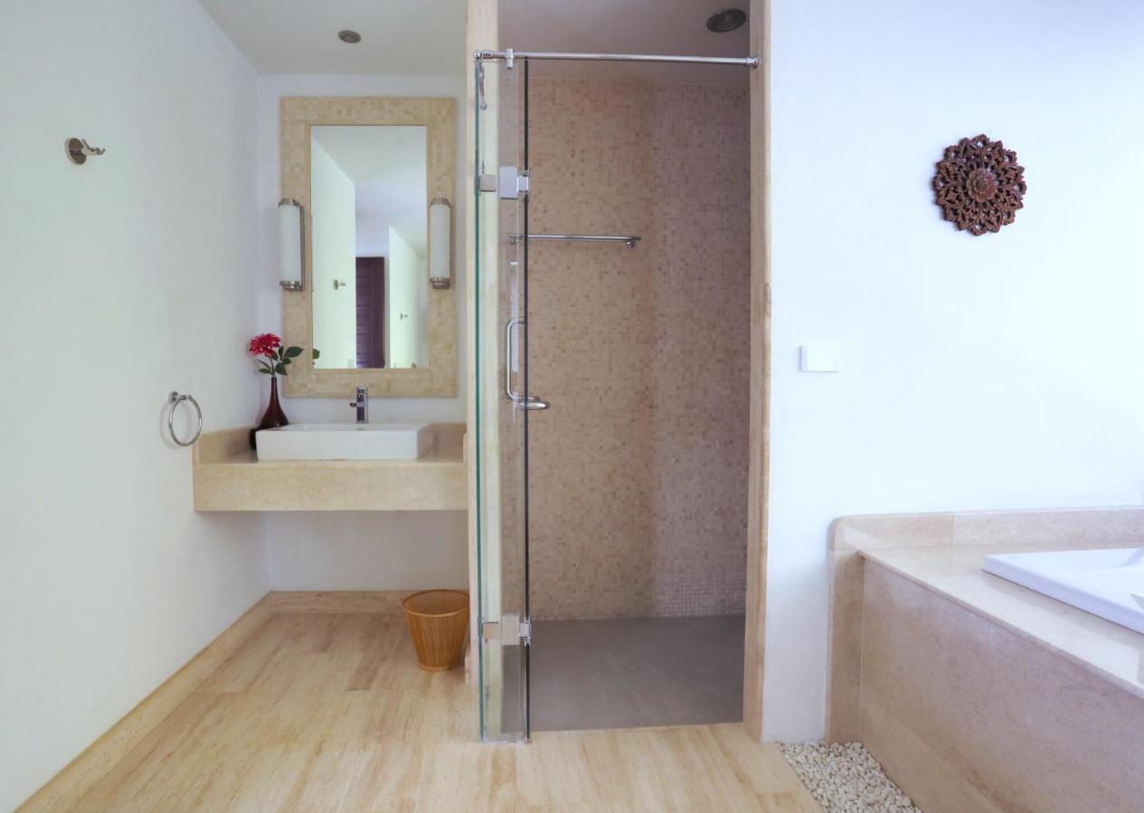 Kulraya Villas - Luxury Serviced Pool Villas 란타섬 외부 사진