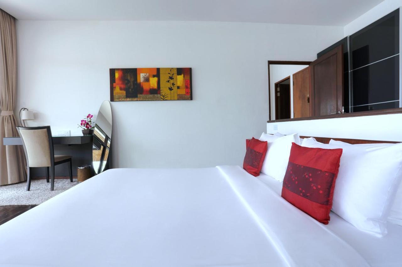 Kulraya Villas - Luxury Serviced Pool Villas 란타섬 외부 사진